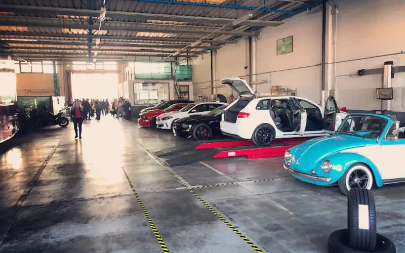 Foto dell'officina S.B.M. Gomme