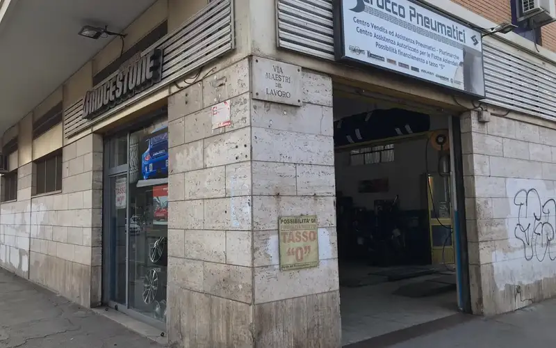 Foto dell'officina Scrocco Pneumatici Soc. Coop A.R.L.
