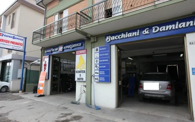 Foto dell'officina Servizio Pneumatici S.r.l.