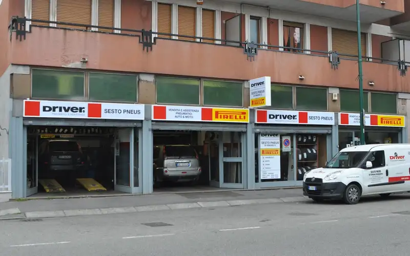 Foto dell'officina Sesto Pneus Di Simone Gianpietro - Driver Center Pirelli