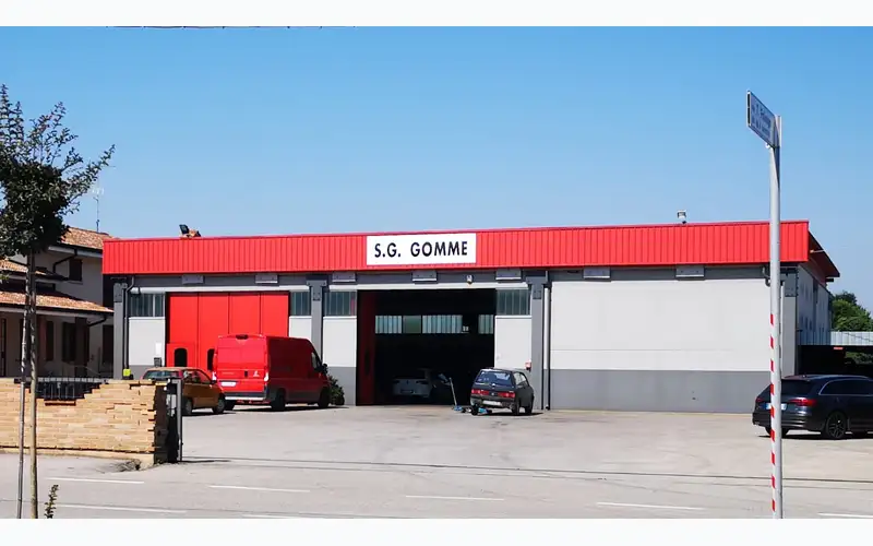 Foto dell'officina S.G. Tires Of Sermidi Giuliano & C. S.n.c.