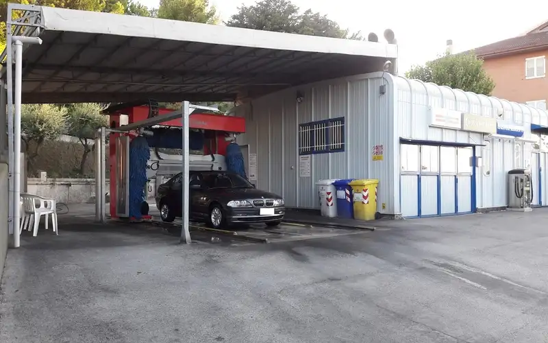 Foto dell'officina Shampocar Di Simonetti Fabrizio E C. S.a.s.