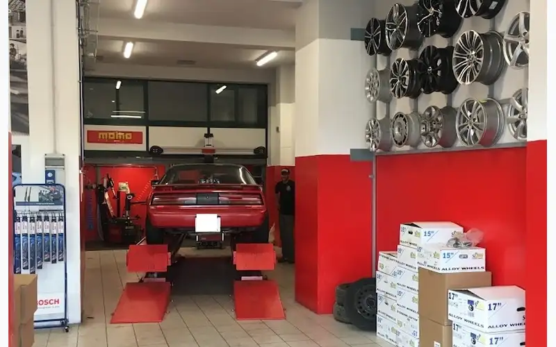 Foto dell'officina Stazione Gomme & Service - Driver Center Pirelli