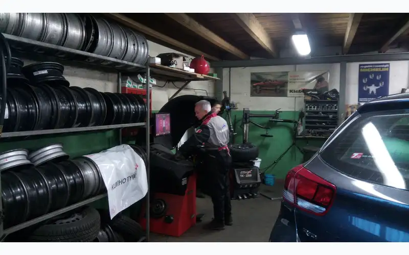 Foto dell'officina Stefano Gomme - Charvensod
