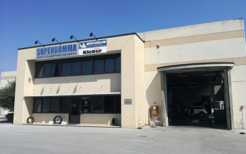 Foto dell'officina Supergomma Di Amadori Leo E Figli S.n.c.