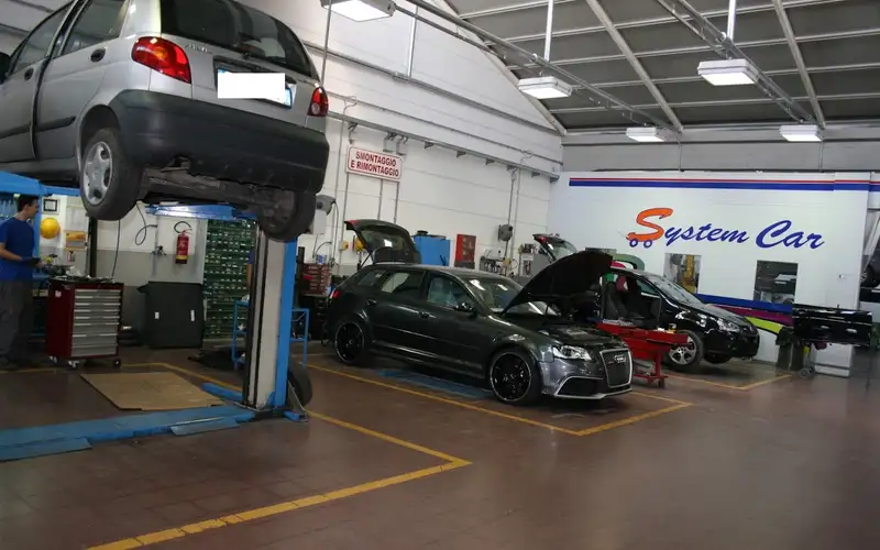 Foto dell'officina System Car S.r.l.