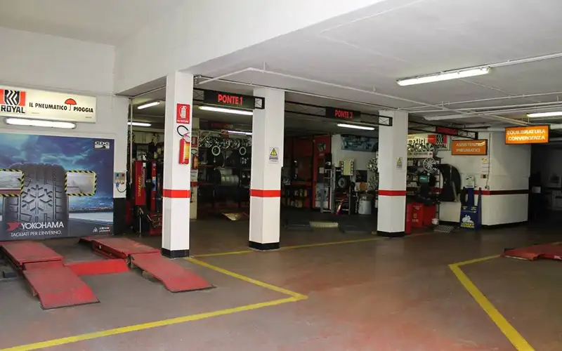 Foto dell'officina Testa Gomme