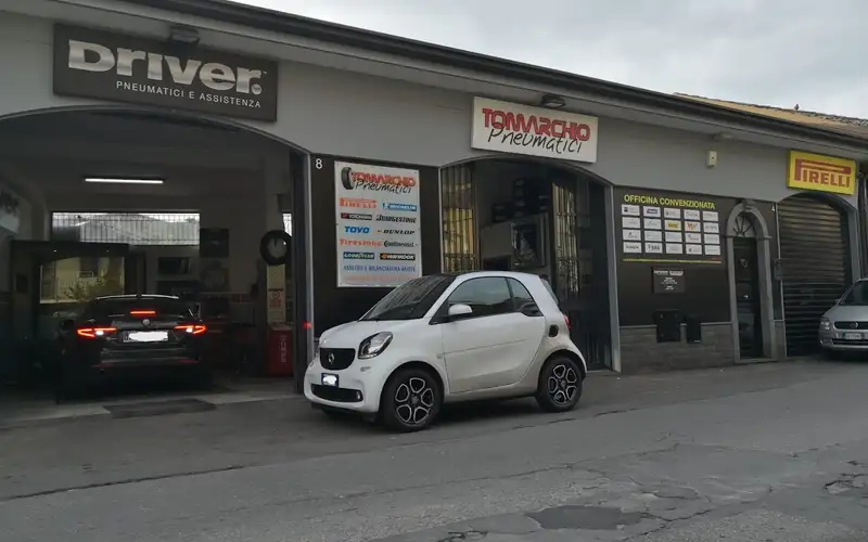 Foto dell'officina Tomarchio Pneumatici