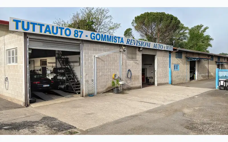 Foto dell'officina Tuttauto 87 S.r.l.