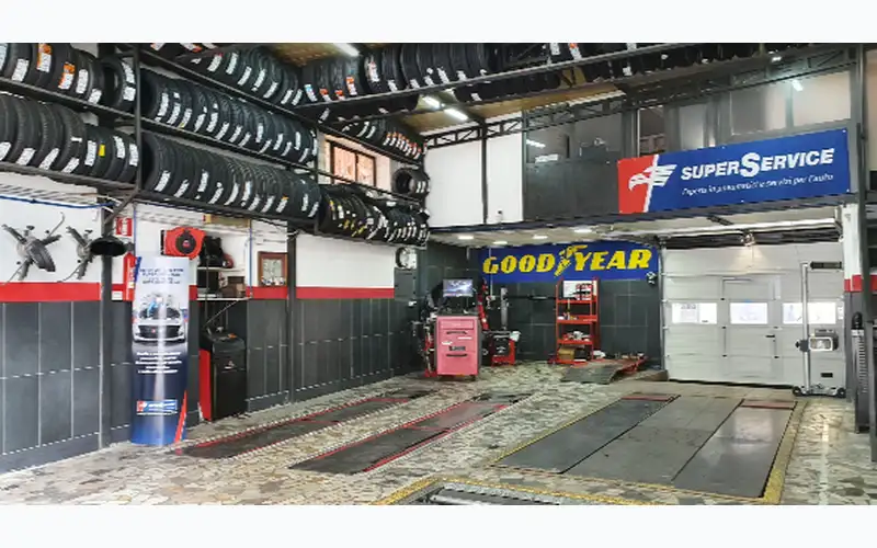 Foto dell'officina Uglietti Tyres S.r.l.
