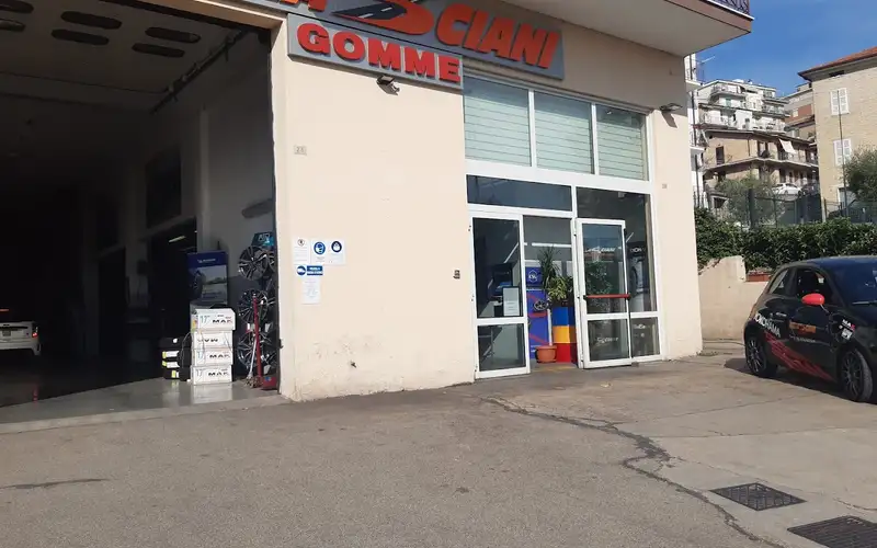 Foto dell'officina Vallasciani Gomme