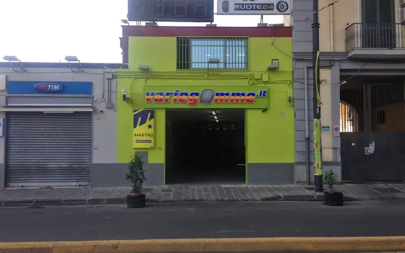 Foto dell'officina Variegomme Group S.r.l.
