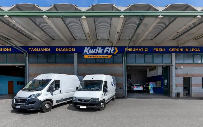Foto dell'officina Veneta Gomme S.n.c.