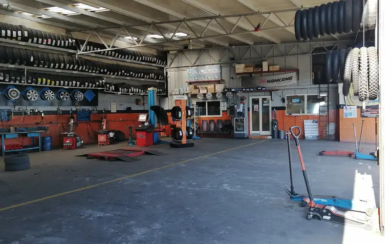 Foto dell'officina Venezuela Gomme S.a.s. Di Patti Gaetano & C.