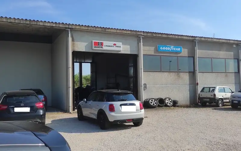 Foto dell'officina Vulsinia S.n.c.