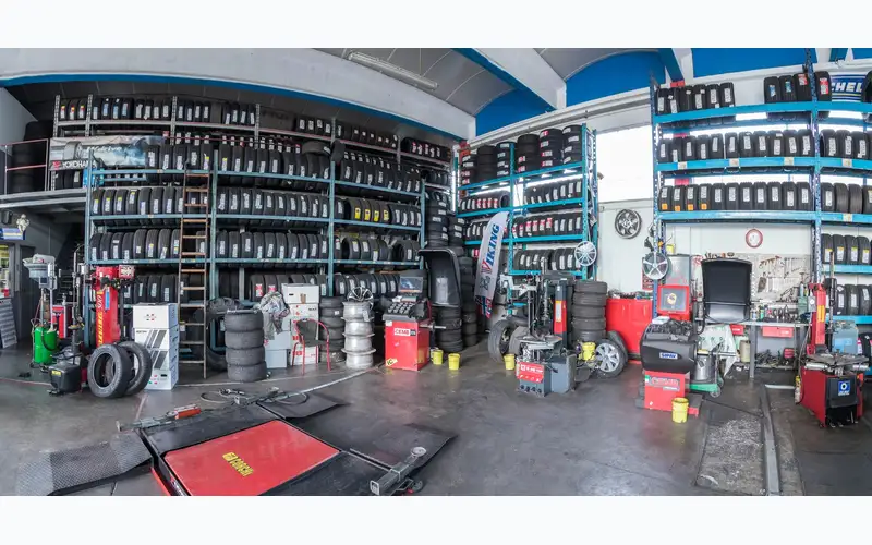 Foto dell'officina Zizou Gomme - Arena Po